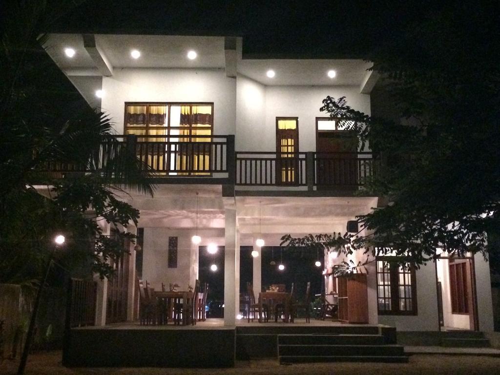 Beach House Habaraduwa Hotel Koggala Exterior photo